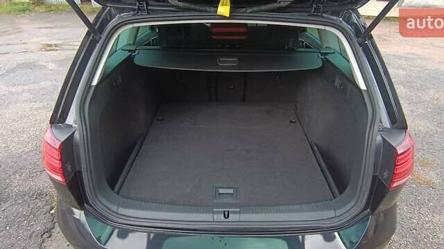 Черный Фольксваген Гольф, объемом двигателя 1.6 л и пробегом 240 тыс. км за 13200 $, фото 1 на Automoto.ua