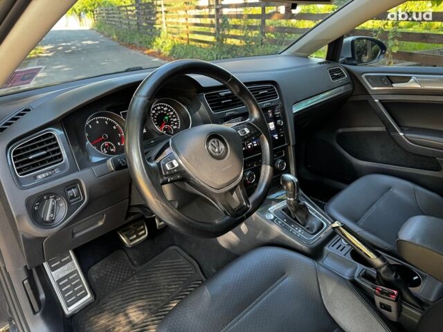 Черный Фольксваген Гольф, объемом двигателя 1.8 л и пробегом 142 тыс. км за 15690 $, фото 12 на Automoto.ua