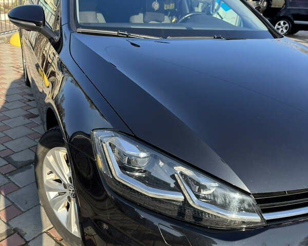 Черный Фольксваген Гольф, объемом двигателя 1.97 л и пробегом 288 тыс. км за 15800 $, фото 3 на Automoto.ua