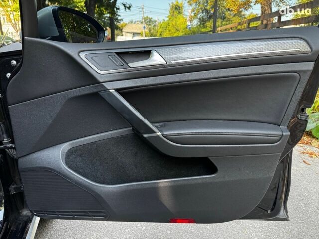 Черный Фольксваген Гольф, объемом двигателя 1.8 л и пробегом 142 тыс. км за 15690 $, фото 28 на Automoto.ua