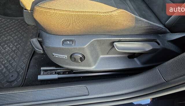 Черный Фольксваген Гольф, объемом двигателя 1.6 л и пробегом 251 тыс. км за 13500 $, фото 15 на Automoto.ua