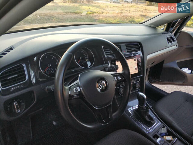 Черный Фольксваген Гольф, объемом двигателя 1.97 л и пробегом 288 тыс. км за 15800 $, фото 11 на Automoto.ua