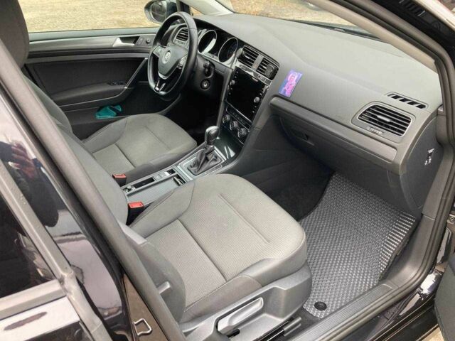 Черный Фольксваген Гольф, объемом двигателя 1.6 л и пробегом 192 тыс. км за 12000 $, фото 9 на Automoto.ua