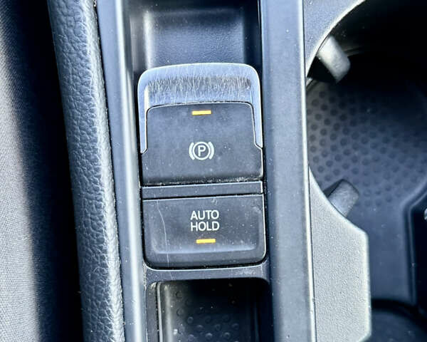 Черный Фольксваген Гольф, объемом двигателя 1.6 л и пробегом 245 тыс. км за 13500 $, фото 49 на Automoto.ua