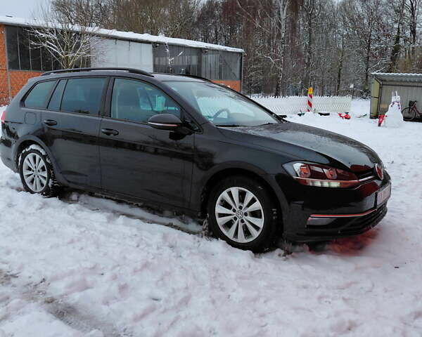 Черный Фольксваген Гольф, объемом двигателя 1.6 л и пробегом 281 тыс. км за 11999 $, фото 46 на Automoto.ua