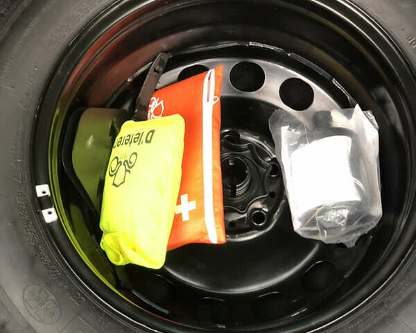 Черный Фольксваген Гольф, объемом двигателя 1.6 л и пробегом 224 тыс. км за 13650 $, фото 38 на Automoto.ua