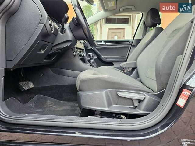 Черный Фольксваген Гольф, объемом двигателя 1.97 л и пробегом 235 тыс. км за 15950 $, фото 109 на Automoto.ua