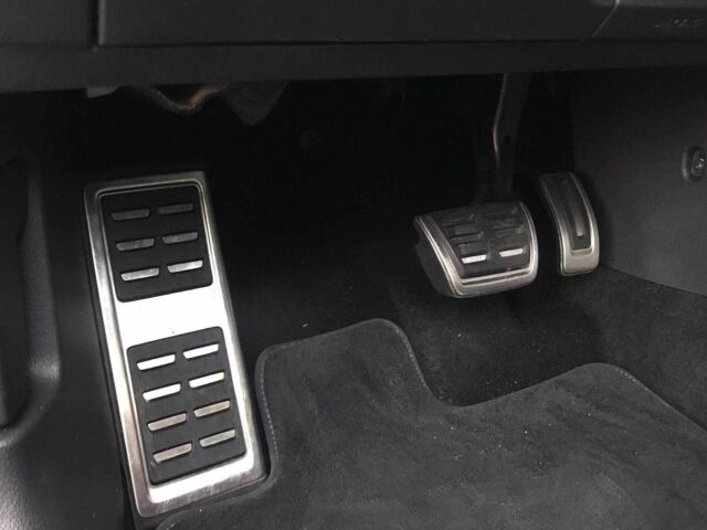 Черный Фольксваген Гольф, объемом двигателя 2 л и пробегом 252 тыс. км за 14200 $, фото 1 на Automoto.ua