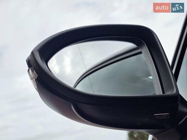 Черный Фольксваген Гольф, объемом двигателя 1.97 л и пробегом 235 тыс. км за 15950 $, фото 36 на Automoto.ua