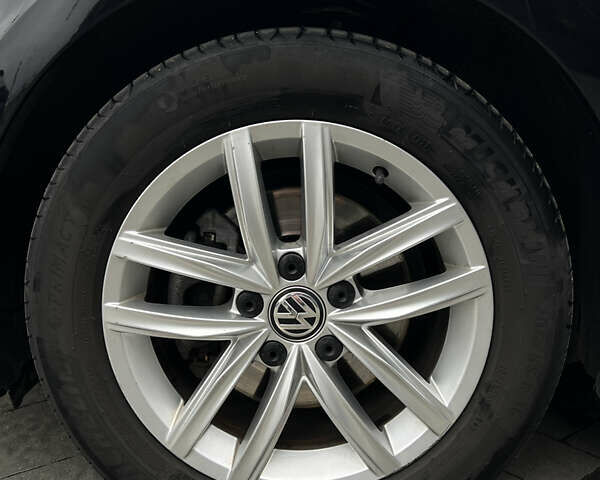 Черный Фольксваген Гольф, объемом двигателя 1.97 л и пробегом 244 тыс. км за 14700 $, фото 7 на Automoto.ua