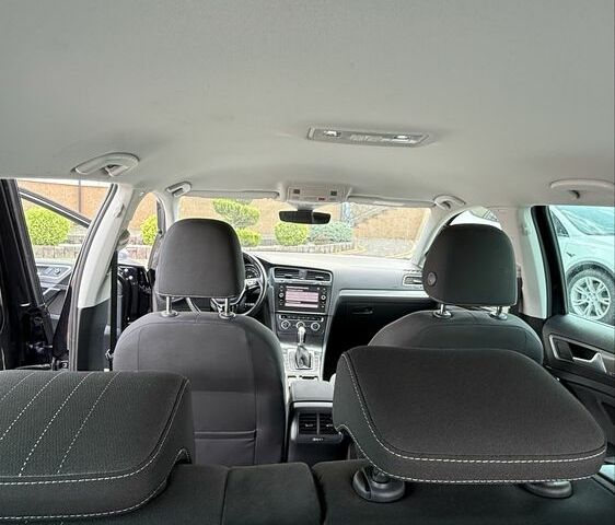 Черный Фольксваген Гольф, объемом двигателя 2 л и пробегом 198 тыс. км за 16950 $, фото 17 на Automoto.ua