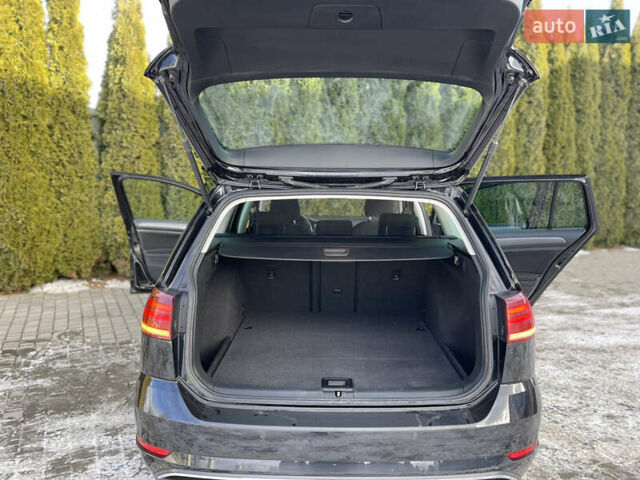 Чорний Фольксваген Гольф, об'ємом двигуна 1.6 л та пробігом 266 тис. км за 12000 $, фото 24 на Automoto.ua