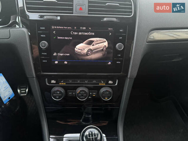 Черный Фольксваген Гольф, объемом двигателя 1.6 л и пробегом 210 тыс. км за 13650 $, фото 21 на Automoto.ua