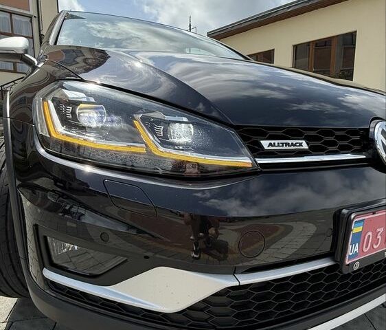 Черный Фольксваген Гольф, объемом двигателя 2 л и пробегом 198 тыс. км за 16950 $, фото 3 на Automoto.ua