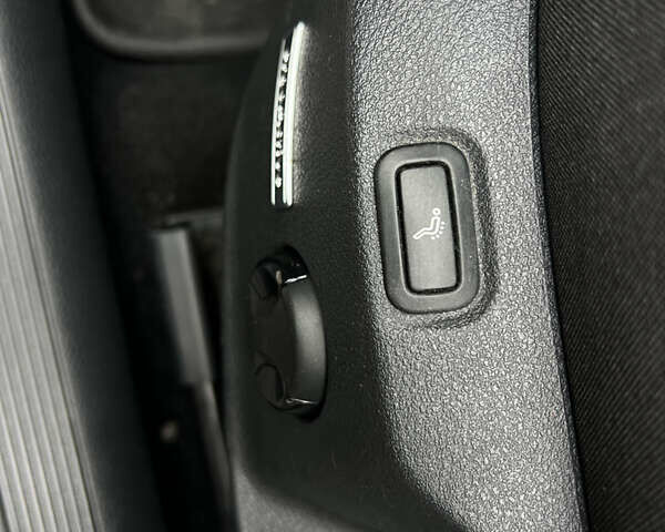 Черный Фольксваген Гольф, объемом двигателя 1.97 л и пробегом 244 тыс. км за 14700 $, фото 11 на Automoto.ua