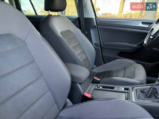 Фольксваген Гольф 2018 в Виннице на Automoto.ua Черный Фольксваген Гольф, объемом двигателя 1.6 л и пробегом 211 тыс. км за 12700 $, фото 27 на Automoto.ua