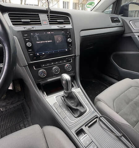 Черный Фольксваген Гольф, объемом двигателя 1.97 л и пробегом 295 тыс. км за 13500 $, фото 42 на Automoto.ua