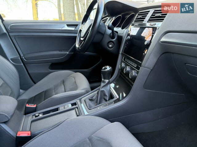 Фольксваген Гольф 2018 в Виннице на Automoto.ua Черный Фольксваген Гольф, объемом двигателя 1.6 л и пробегом 211 тыс. км за 12700 $, фото 28 на Automoto.ua