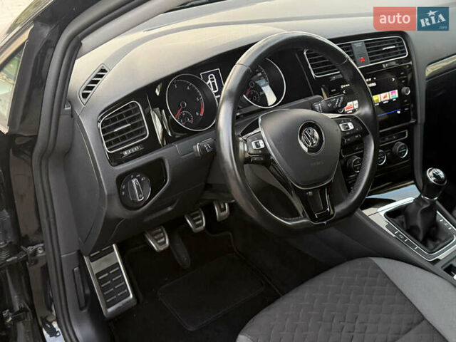 Черный Фольксваген Гольф, объемом двигателя 1.6 л и пробегом 210 тыс. км за 13650 $, фото 37 на Automoto.ua