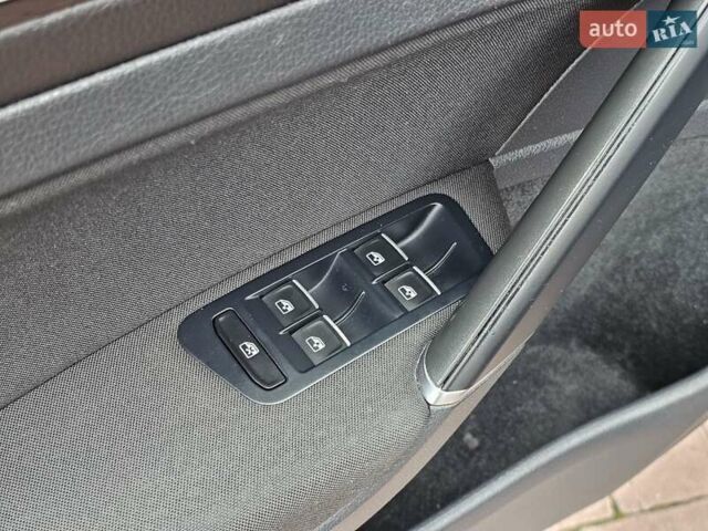 Черный Фольксваген Гольф, объемом двигателя 1.97 л и пробегом 235 тыс. км за 15950 $, фото 105 на Automoto.ua