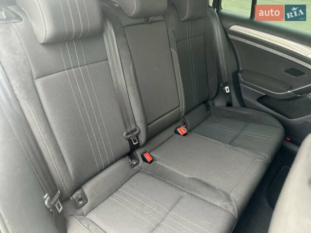 Черный Фольксваген Гольф, объемом двигателя 2 л и пробегом 270 тыс. км за 18500 $, фото 20 на Automoto.ua