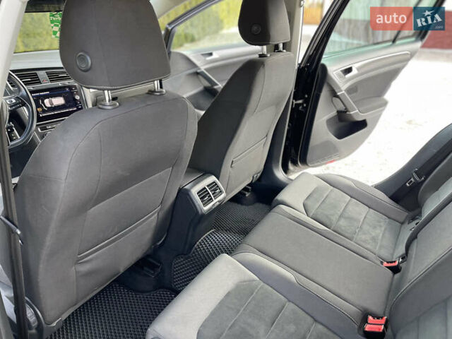 Чорний Фольксваген Гольф, об'ємом двигуна 1.6 л та пробігом 266 тис. км за 12000 $, фото 22 на Automoto.ua