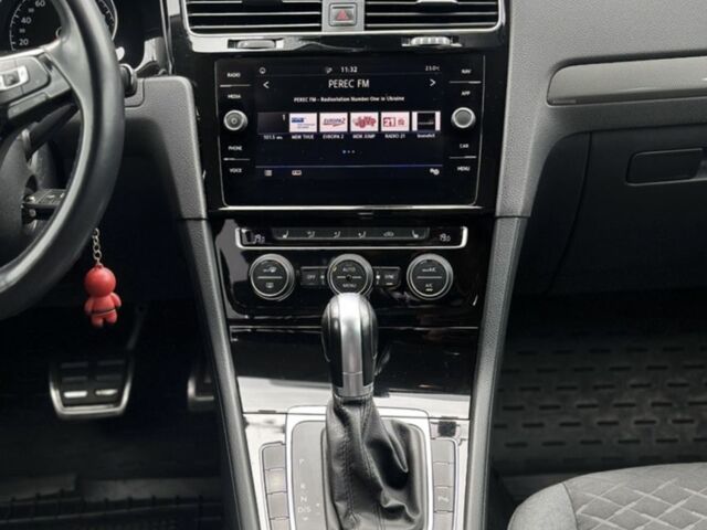 Черный Фольксваген Гольф, объемом двигателя 2 л и пробегом 252 тыс. км за 14200 $, фото 16 на Automoto.ua