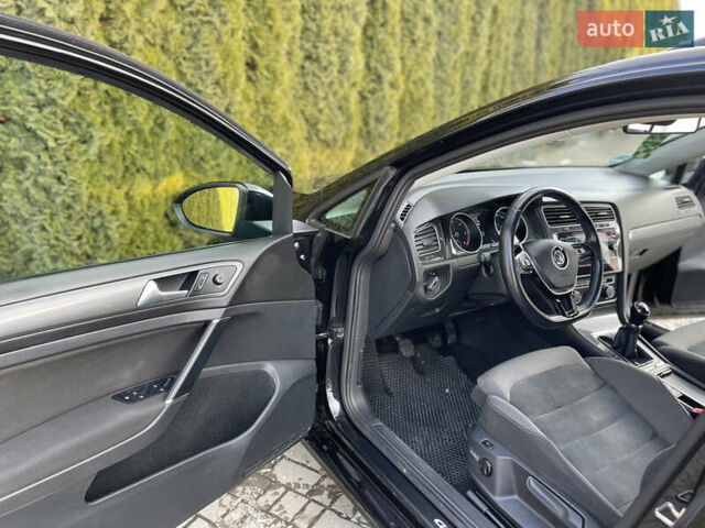 Чорний Фольксваген Гольф, об'ємом двигуна 1.6 л та пробігом 266 тис. км за 12000 $, фото 23 на Automoto.ua
