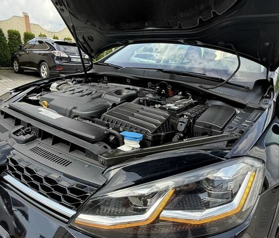 Черный Фольксваген Гольф, объемом двигателя 2 л и пробегом 198 тыс. км за 16950 $, фото 12 на Automoto.ua