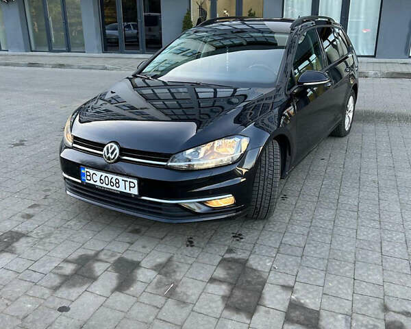 Черный Фольксваген Гольф, объемом двигателя 1.6 л и пробегом 225 тыс. км за 14299 $, фото 1 на Automoto.ua