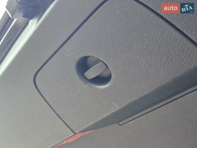 Черный Фольксваген Гольф, объемом двигателя 1.97 л и пробегом 235 тыс. км за 15950 $, фото 92 на Automoto.ua