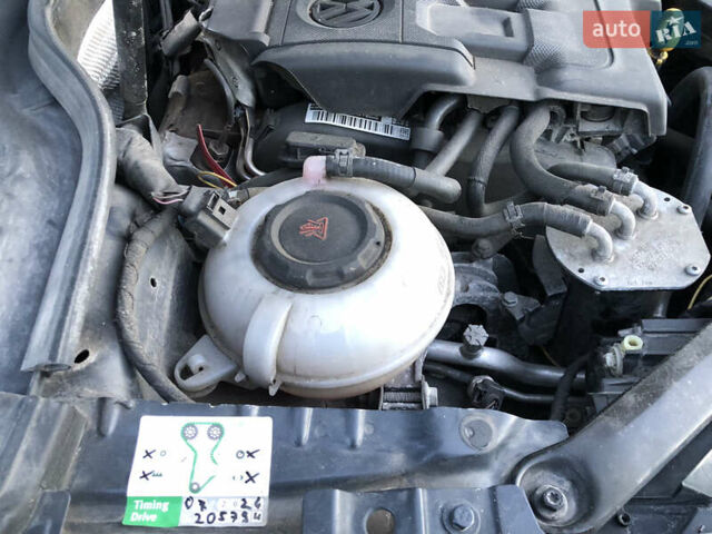 Черный Фольксваген Гольф, объемом двигателя 1.97 л и пробегом 227 тыс. км за 14950 $, фото 46 на Automoto.ua