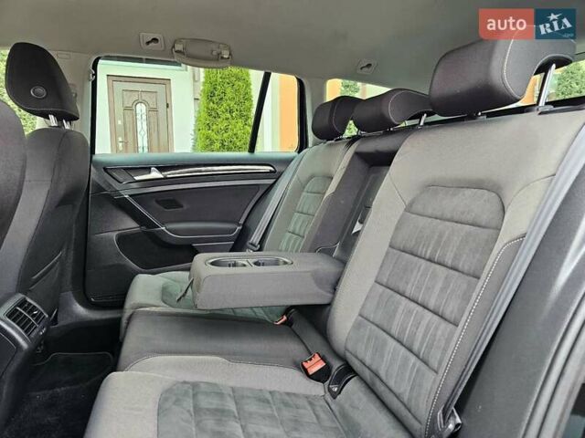 Черный Фольксваген Гольф, объемом двигателя 1.97 л и пробегом 235 тыс. км за 15950 $, фото 118 на Automoto.ua