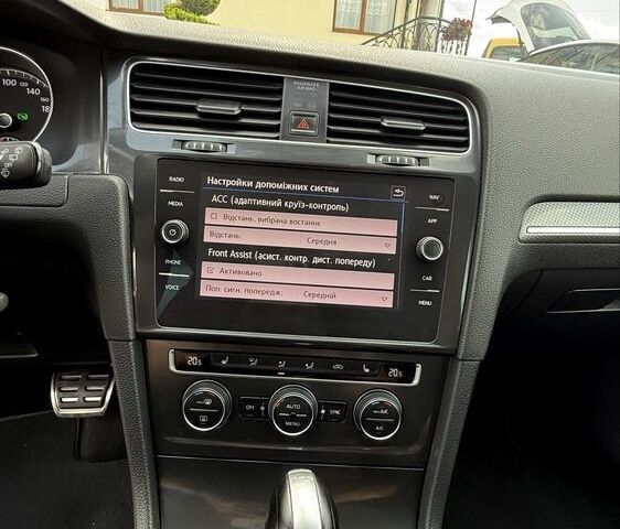 Черный Фольксваген Гольф, объемом двигателя 2 л и пробегом 198 тыс. км за 16950 $, фото 20 на Automoto.ua