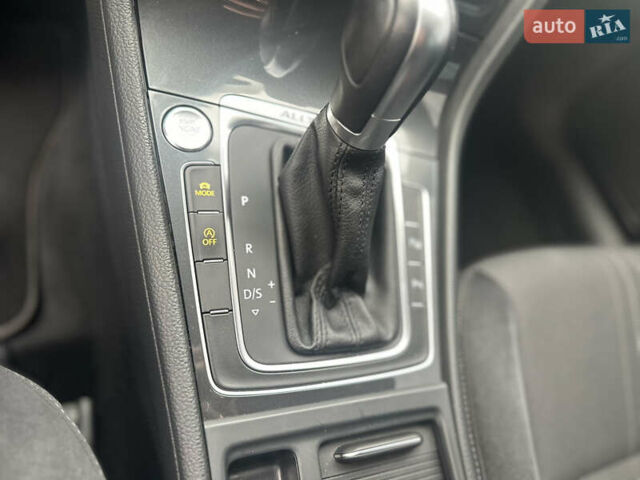 Черный Фольксваген Гольф, объемом двигателя 2 л и пробегом 270 тыс. км за 18500 $, фото 35 на Automoto.ua