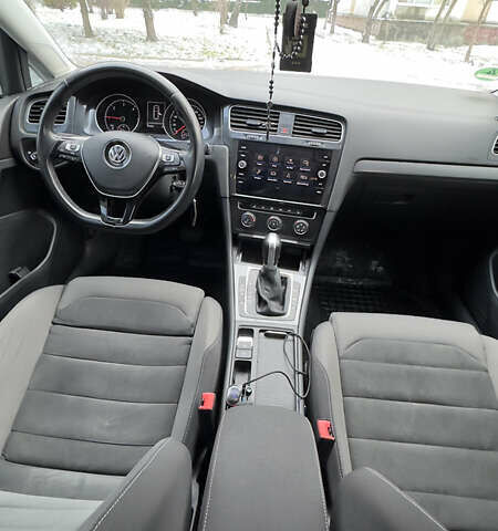 Черный Фольксваген Гольф, объемом двигателя 1.97 л и пробегом 295 тыс. км за 13500 $, фото 52 на Automoto.ua