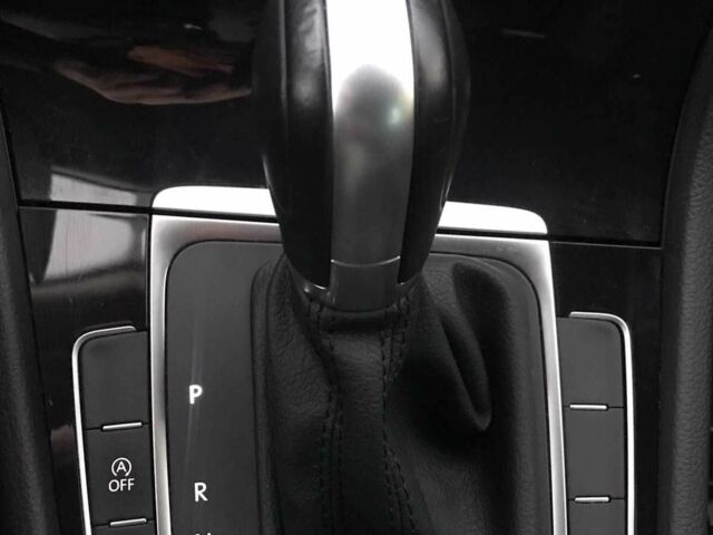 Черный Фольксваген Гольф, объемом двигателя 2 л и пробегом 252 тыс. км за 14200 $, фото 7 на Automoto.ua