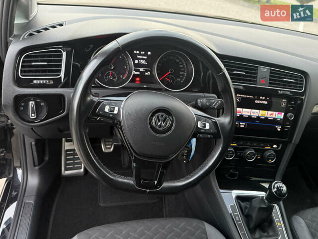 Черный Фольксваген Гольф, объемом двигателя 1.6 л и пробегом 210 тыс. км за 13650 $, фото 23 на Automoto.ua