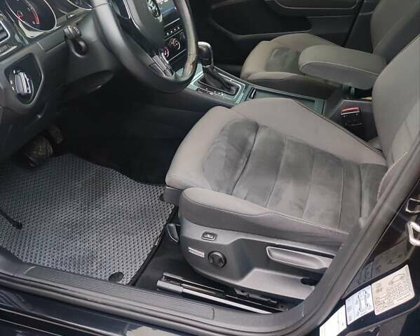 Черный Фольксваген Гольф, объемом двигателя 2 л и пробегом 268 тыс. км за 13500 $, фото 17 на Automoto.ua