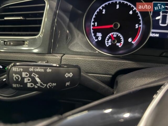 Черный Фольксваген Гольф, объемом двигателя 1.6 л и пробегом 192 тыс. км за 13999 $, фото 118 на Automoto.ua