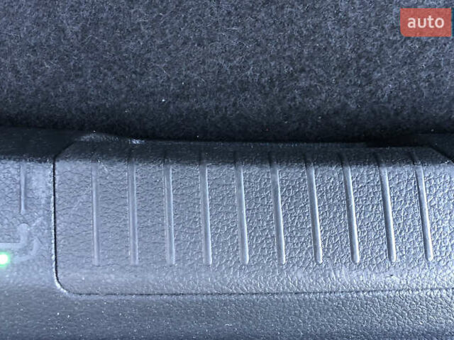 Черный Фольксваген Гольф, объемом двигателя 1.97 л и пробегом 227 тыс. км за 14950 $, фото 44 на Automoto.ua