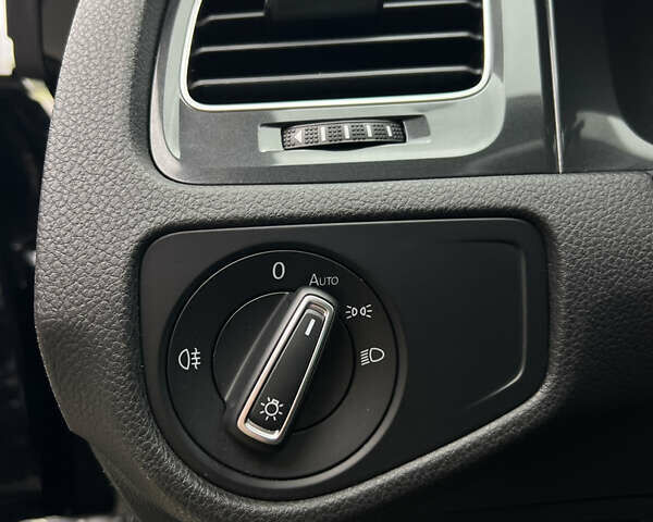 Черный Фольксваген Гольф, объемом двигателя 1.97 л и пробегом 244 тыс. км за 14700 $, фото 12 на Automoto.ua