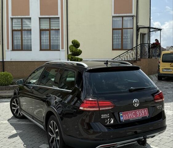 Черный Фольксваген Гольф, объемом двигателя 2 л и пробегом 198 тыс. км за 16950 $, фото 4 на Automoto.ua