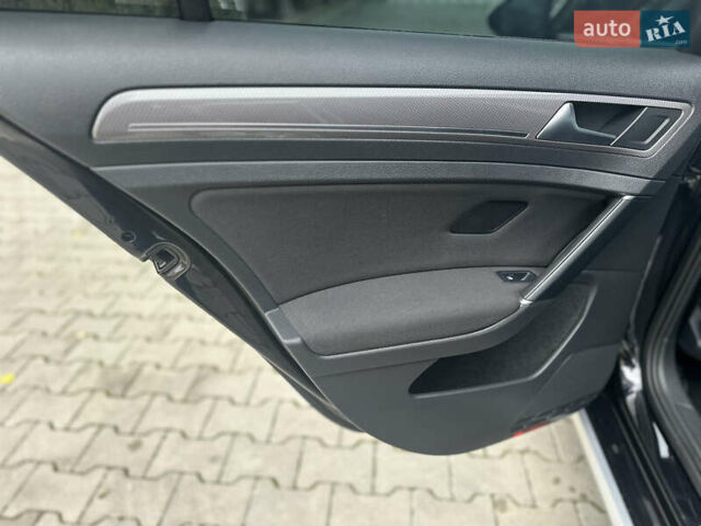 Черный Фольксваген Гольф, объемом двигателя 2 л и пробегом 270 тыс. км за 18500 $, фото 24 на Automoto.ua