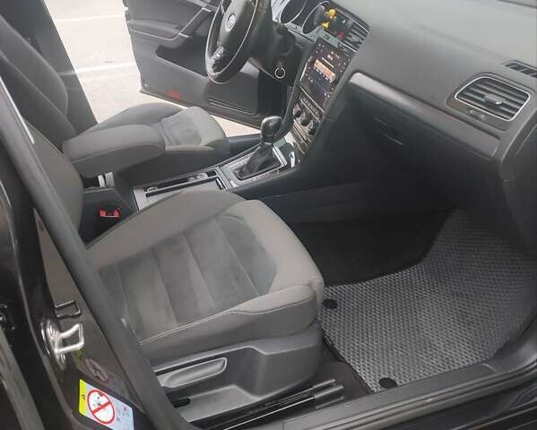 Черный Фольксваген Гольф, объемом двигателя 2 л и пробегом 268 тыс. км за 13500 $, фото 18 на Automoto.ua