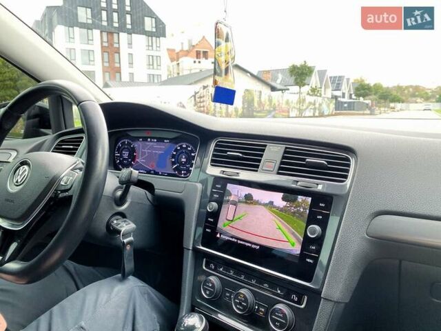 Черный Фольксваген Гольф, объемом двигателя 1.6 л и пробегом 253 тыс. км за 13750 $, фото 15 на Automoto.ua
