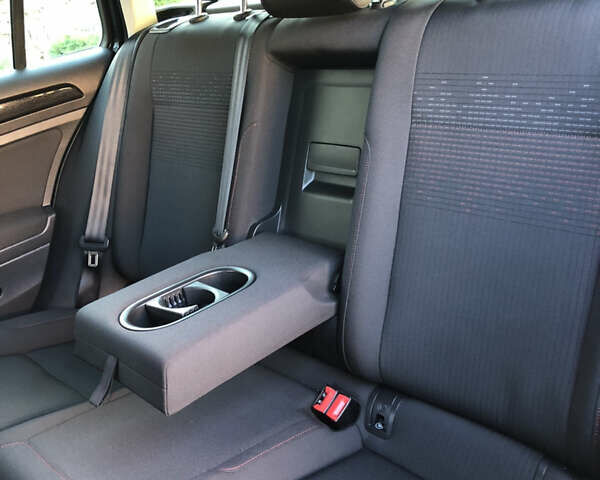 Черный Фольксваген Гольф, объемом двигателя 1.97 л и пробегом 227 тыс. км за 14950 $, фото 29 на Automoto.ua