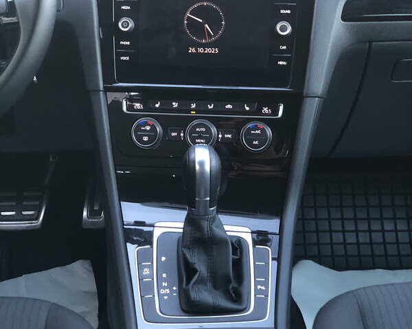 Черный Фольксваген Гольф, объемом двигателя 1.97 л и пробегом 227 тыс. км за 14950 $, фото 35 на Automoto.ua