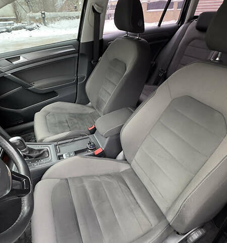 Черный Фольксваген Гольф, объемом двигателя 1.97 л и пробегом 295 тыс. км за 13500 $, фото 38 на Automoto.ua