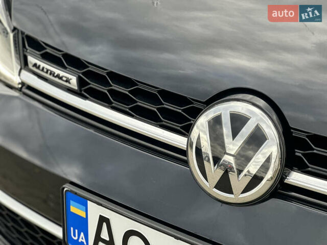 Черный Фольксваген Гольф, объемом двигателя 2 л и пробегом 270 тыс. км за 18500 $, фото 10 на Automoto.ua